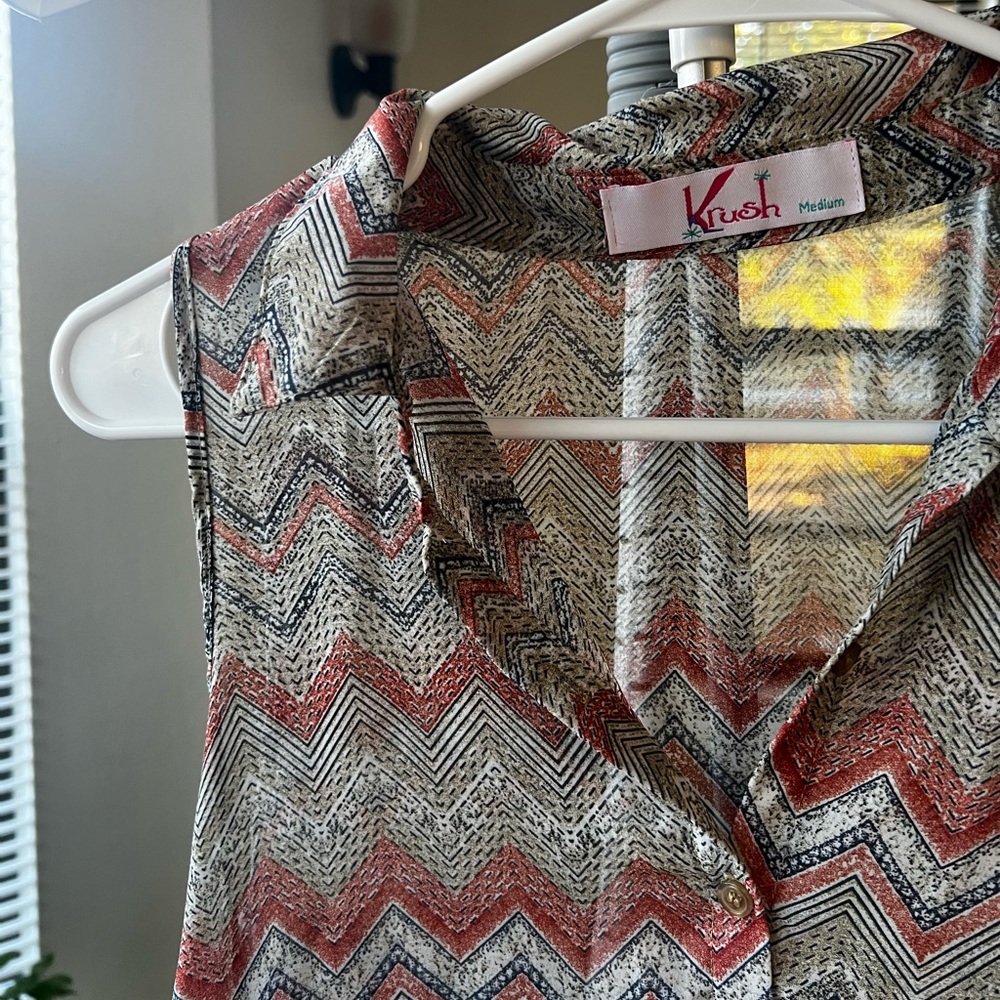 Printed High-Low Top - Picture 2 of 5